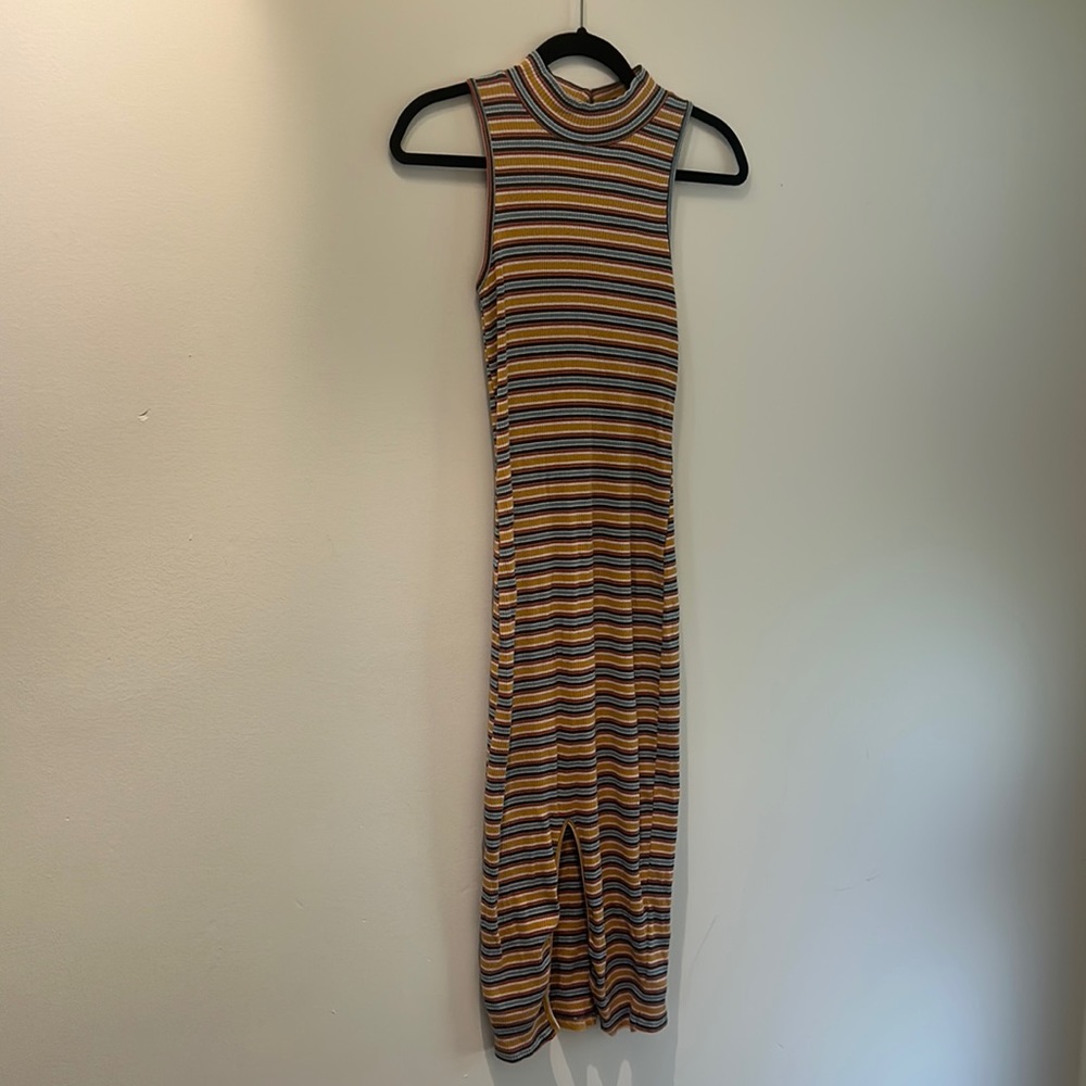 Ribbed, front slit Wild Fable dress. Size medium